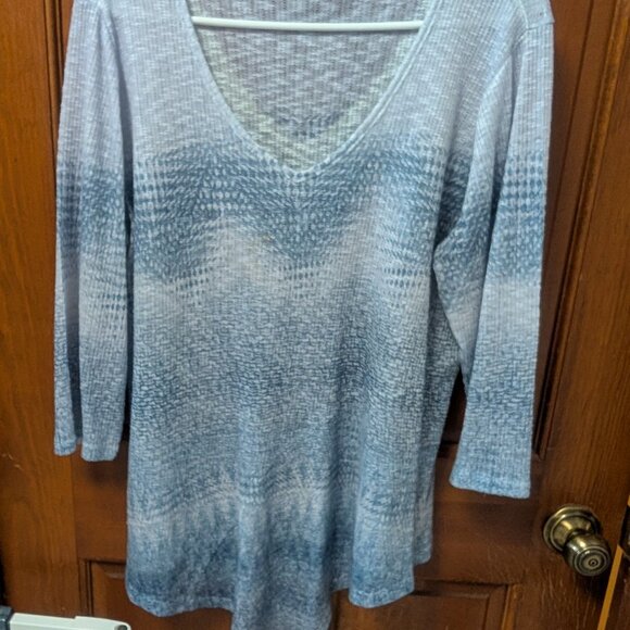 Women's ombre blue tunic top, size Large - Picture 1 of 4